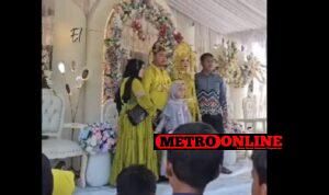 Viral Pengantin Diduga Kesurupan, Mendadak Jadi Penari saat di Pelaminan https: img.okezone.com content 2024 04 28 612 3001723 viral-pengantin-diduga-kesurupan-mendadak-jadi-penari-saat-di-pelaminan-C6OjTjIltI.jpg