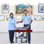 Beri Dukungan Psikologis kepada Prajurit Lanud RSA, Marsekal Pertama TNI Beri Dukungan Psikologis kepada Prajurit Lanud RSA, Marsekal Pertama TNI Dra. Sri Hastuti Handayani Laksanakan Flying Psychologist