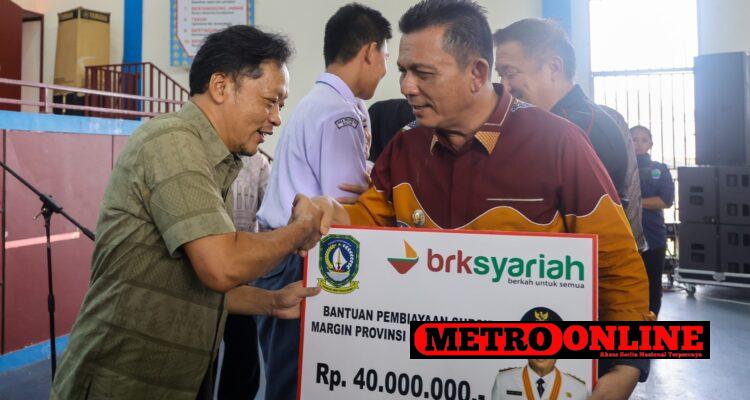 Gubernur Ansar Serahkan Bantuan senilai Rp82,55 miliar untuk Kecamatan Batam Gubernur Ansar Serahkan Bantuan senilai Rp82,55 miliar untuk Kecamatan Batam Kota dan Nongsa