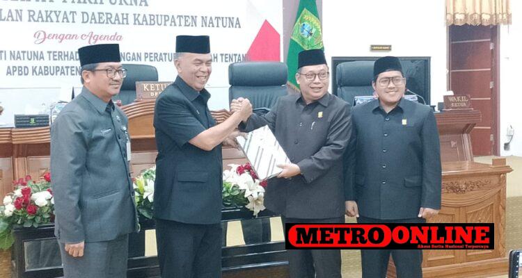 Sempat Molor Akhirnya Bupati Sampaikan Buku RAPBD ke DPRD Natuna Untuk di Bahas