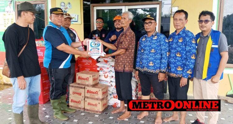 Pemkab Asahan Kembali Salurkan Bantuan kepada Warga Terdampak Banjir di Pemkab Asahan Kembali Salurkan Bantuan kepada Warga Terdampak Banjir di Sei Dua Hulu