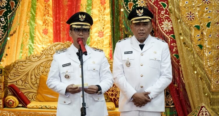 Pulang Retret, Bupati Iskandarsyah dan Wabup Rocky Marciano Bawole Ikuti Prosesi Tepuk Tepung Tawar