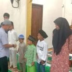 PNS Lanud Raden Sadjad Natuna Berbagi Kebahagiaan dengan Anak Yatim PNS Lanud Raden Sadjad Natuna Berbagi Kebahagiaan dengan Anak Yatim Piatu di Kota Tua Penagi