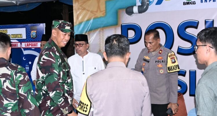 Danlanud RSA Bersama Forkopimda Pantau Keamanan Malam Idhul Fitri 1446 Danlanud RSA Bersama Forkopimda Pantau Keamanan Malam Idhul Fitri 1446 H di Natuna