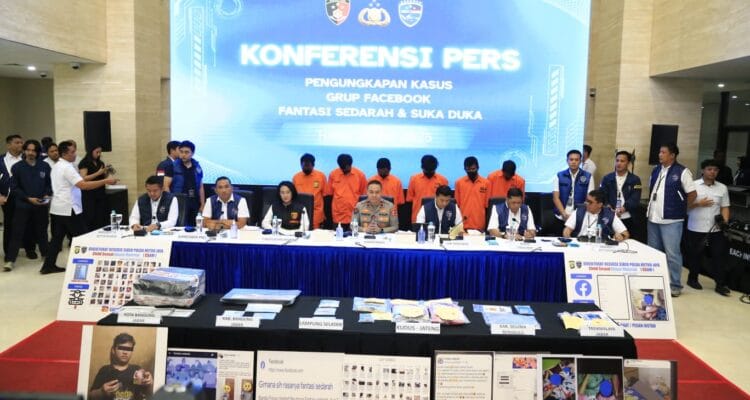 Bareskrim Polri Ungkap Grub Facebook Penyebar Pornografi Anak, Enam Tersangka Bareskrim Polri Ungkap Grub Facebook Penyebar Pornografi Anak, Enam Tersangka Ditangkap