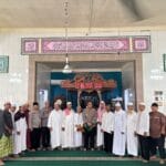 Hangatnya Jumat Curhat di Masjid Al-Jamik: Ketika Polisi dan Masyarakat Hangatnya Jumat Curhat di Masjid Al-Jamik: Ketika Polisi dan Masyarakat Bersatu dalam Iman dan Keamanan