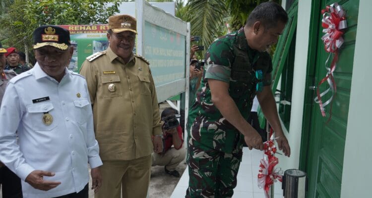 Sinergi Membangun Negeri: Ketika TNI dan Rakyat Bergandengan Tangan di Sinergi Membangun Negeri: Ketika TNI dan Rakyat Bergandengan Tangan di Silo Bonto