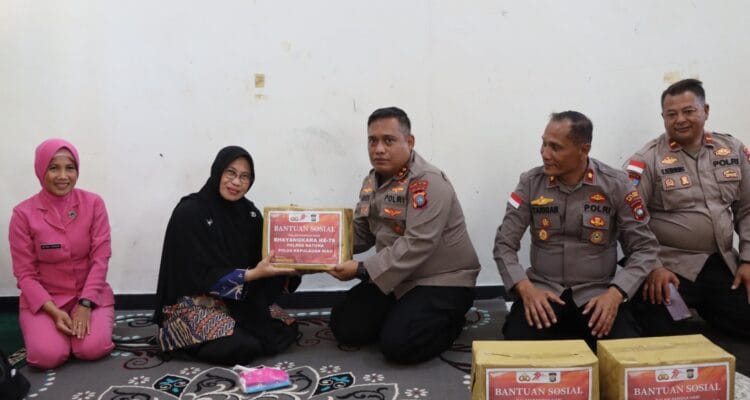 Polres Natuna Gelar Bakti Sosial di SLB Negeri Sambut Hari Polres Natuna Gelar Bakti Sosial di SLB Negeri Sambut Hari Bhayangkara ke-79