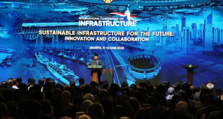 Menteri dan Wamen ATR / BPN Hadiri Penutupan ICI 2025 Menteri dan Wamen ATR / BPN Hadiri Penutupan ICI 2025 Oleh Presiden RI Prabowo Subianto