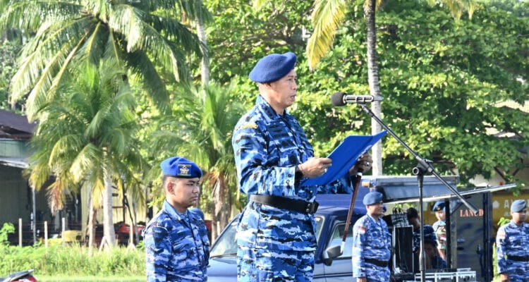 Upacara 17-an di Lanud RSA Natuna Tegas Komitmen Profesionalisme Prajurit Upacara 17-an di Lanud RSA Natuna Tegas Komitmen Profesionalisme Prajurit Udara