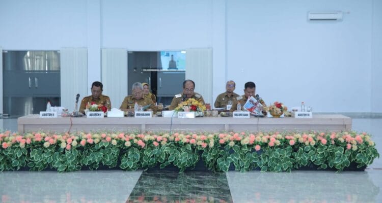 Pimpin Rakorpem Bulan Juni 2025, Bupati Asahan Bahas Evaluasi Pemerintah Pimpin Rakorpem Bulan Juni 2025, Bupati Asahan Bahas Evaluasi Pemerintah Kecamatan dan Tapal Batas Desa / Kelurahan