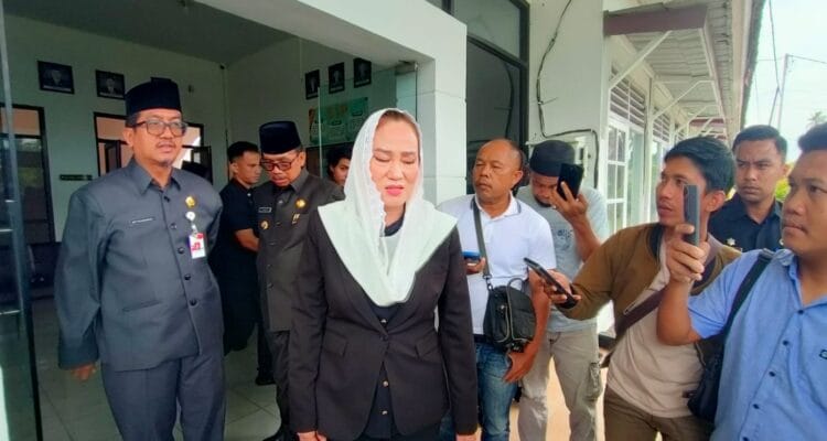Tabir Gelap Renovasi Rumah Dinas Jadi Jalan Masuk Dugaan Gratifikasi Tabir Gelap Renovasi Rumah Dinas Jadi Jalan Masuk Dugaan Gratifikasi