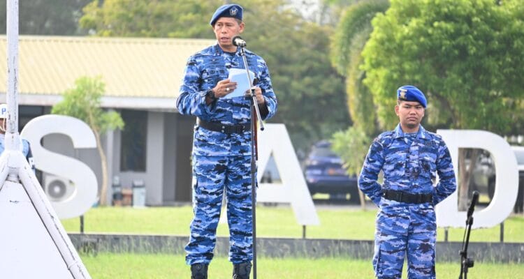 Danlanud RSA Natuna Pimpin Upacara 17-an, Tegaskan Disiplin dan Keamanan Danlanud RSA Natuna Pimpin Upacara 17-an, Tegaskan Disiplin dan Keamanan Informasi