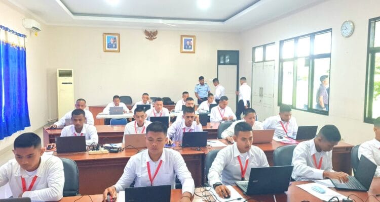 Menyaring yang Terbaik: 22 Casis Bintara TNI AU Jalani Tes Menyaring yang Terbaik: 22 Casis Bintara TNI AU Jalani Tes Psikologi di Lanud RSA Natuna