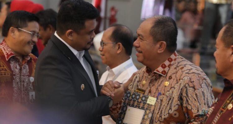 Bupati Asahan Terima DBH Tahun 2025 dari Gubernur Sumut Bupati Asahan Terima DBH Tahun 2025 dari Gubernur Sumut