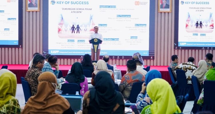 Sekjen Kementerian ATR/BPN Buka Bimtek Selaraskan Tata Kelola Anggaran yang Sekjen Kementerian ATR/BPN Buka Bimtek Selaraskan Tata Kelola Anggaran yang Transparan dan Akuntabel