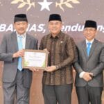 Wamen ATR/BPN Terima Penghargaan Sebagai Pejabat Pendukung Zakat Sejahterakan Umat Wamen ATR/BPN Terima Penghargaan Sebagai Pejabat Pendukung Zakat Sejahterakan Umat