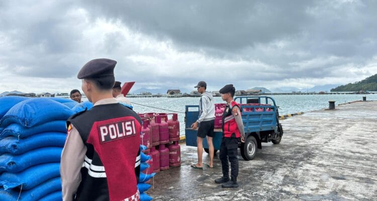 Polsek Bunguran Barat Gelar Patroli Dialogis Polsek Bunguran Barat Gelar Patroli Dialogis