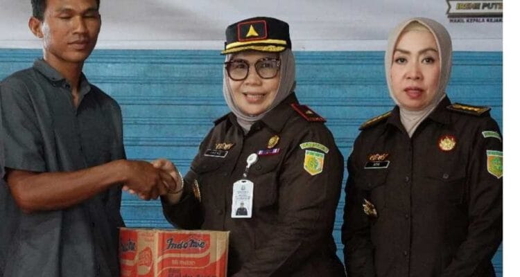 Wakajati Kepri: Supervisi Hukum, Hadirkan Rasa Kemanusiaan untuk Nelayan Pesisir Wakajati Kepri: Supervisi Hukum, Hadirkan Rasa Kemanusiaan untuk Nelayan Pesisir