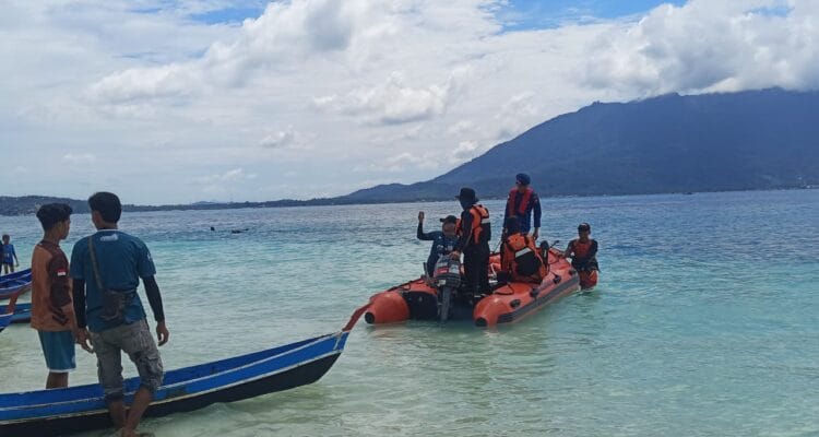 Di Balik Meriahnya Festival Pulau Senua, Tim SAR Natuna Siaga Di Balik Meriahnya Festival Pulau Senua, Tim SAR Natuna Siaga Penuh Demi Keselamatan